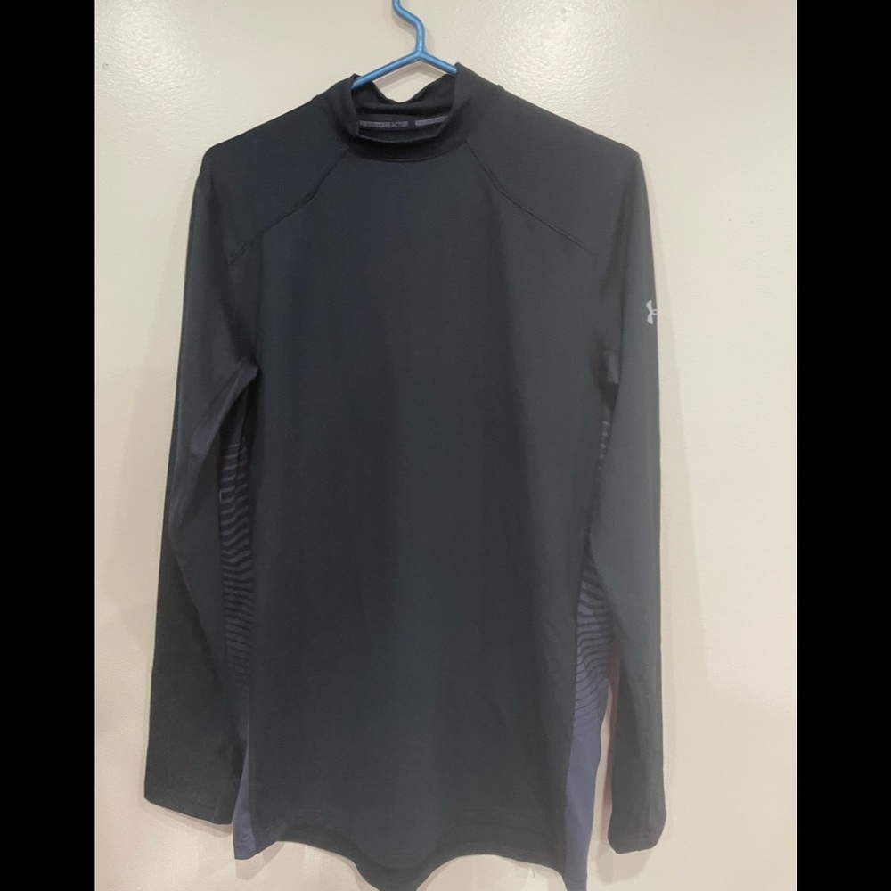 Women Under Armour pullover